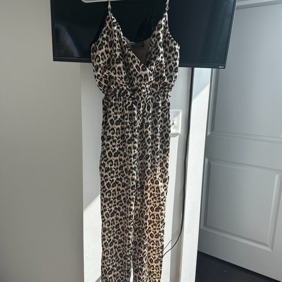 Cheetah print jumpsuit - Picture 1 of 1